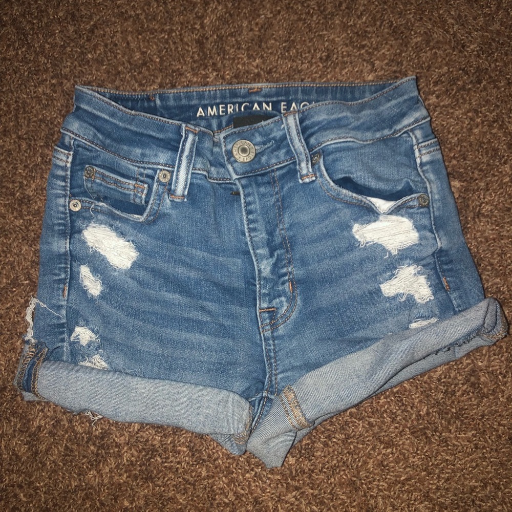 American Eagle LIGHT WASH RIPPED JEAN SHORTS
